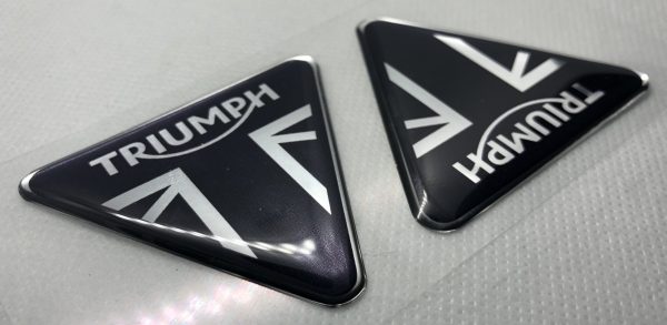 3D Triumph logo (Silver black)